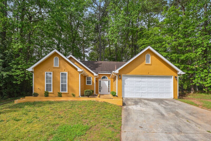 Primary Photo - 206 Antebellum Cir