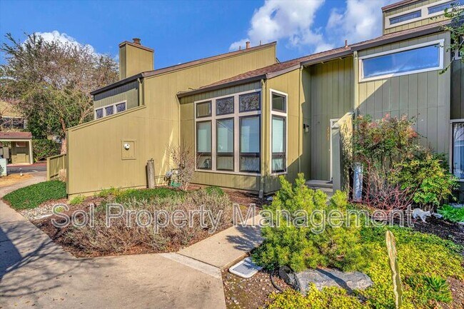 Building Photo - 2703 Subec Ln