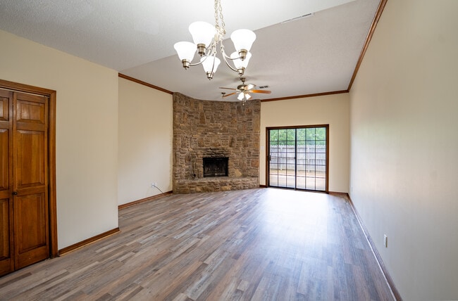 Building Photo - 5 Edgehill Cove