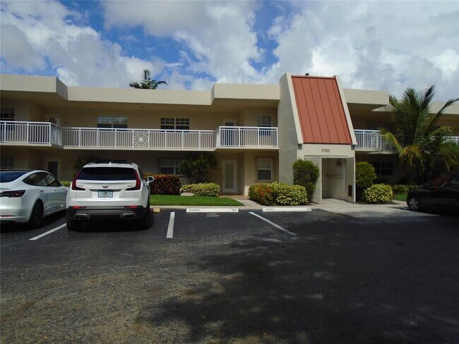 Foto del edificio - 3165 NE 48th Ct