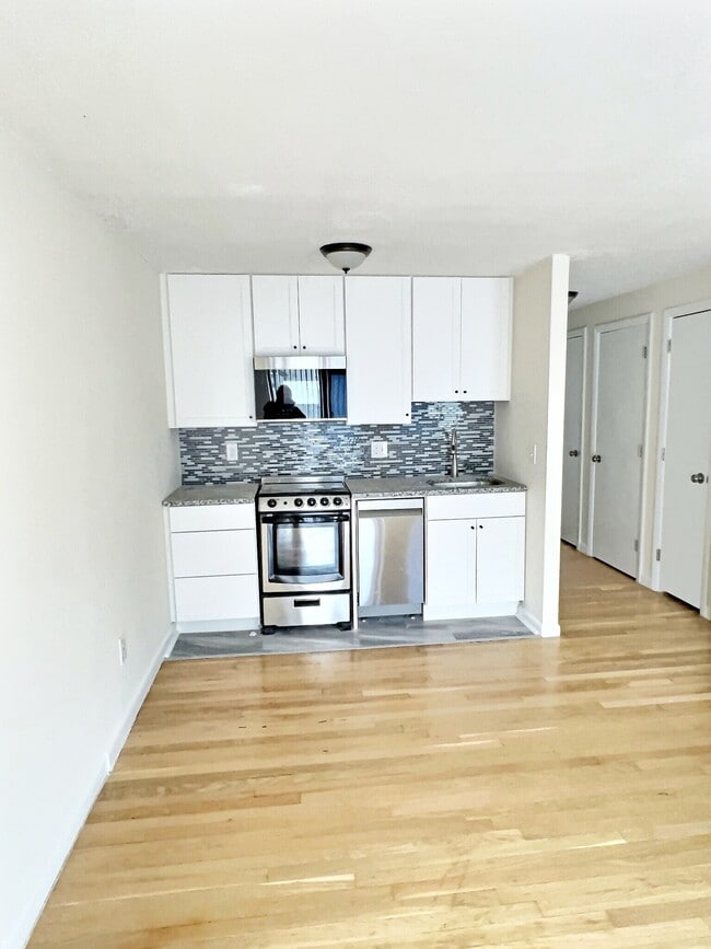 Photo - 1039 Commonwealth Ave Townhome