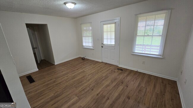 Foto del edificio - 2207 Mt Vernon Rd