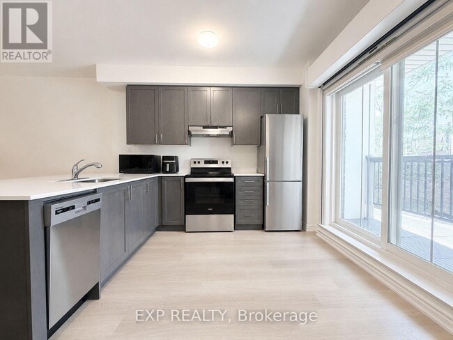 Building Photo - 485 Beresford Path