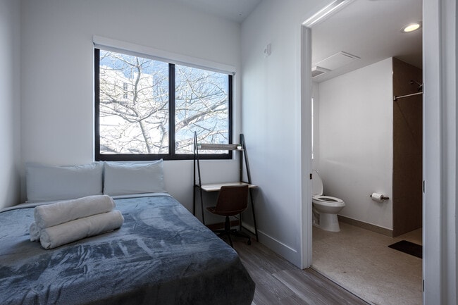 Foto del edificio - Saffron Apartments (Furnished Rooms)