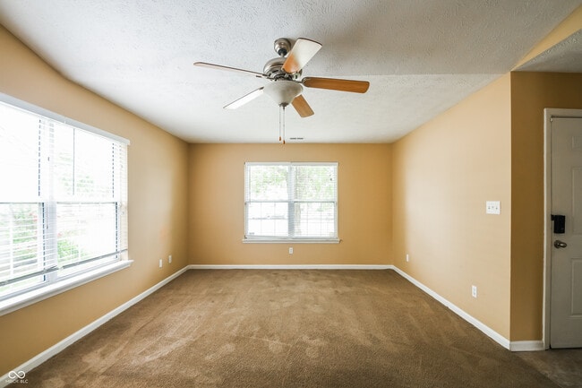 Building Photo - 5136 Hodson Pl