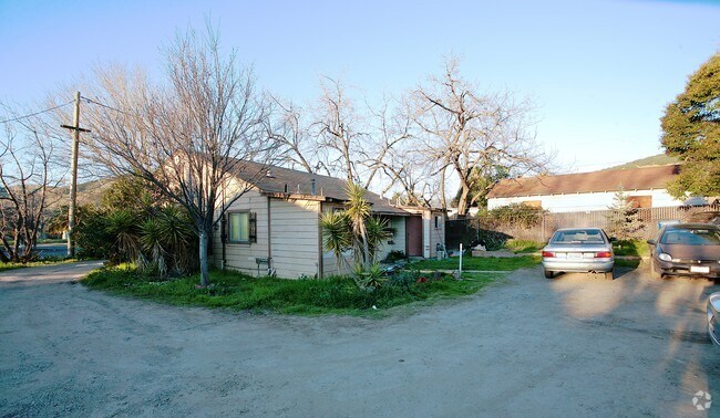 Foto del edificio - 60 Mowry Ave