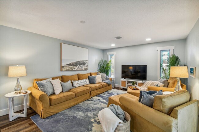 Building Photo - 512 Wayfarer Dr
