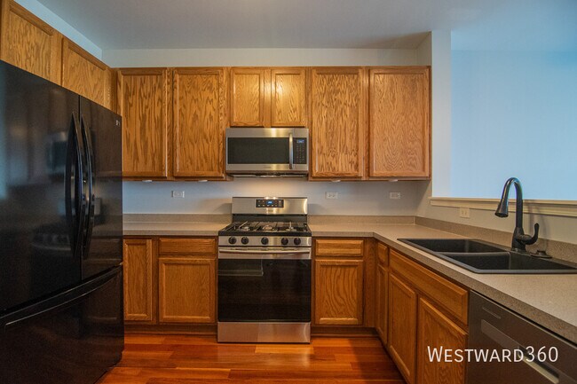 Foto del edificio - 2486 Golf Ridge Cir