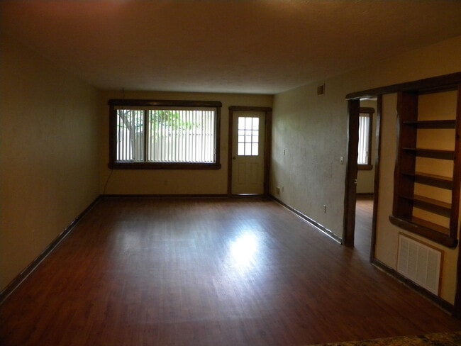 Large living room - 511 E 3rd St