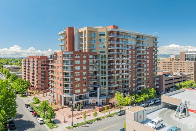 Building Photo - Seasons of Cherry Creek
