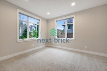 Foto del edificio - 5 BED & 4.5 BATH FOR RENT