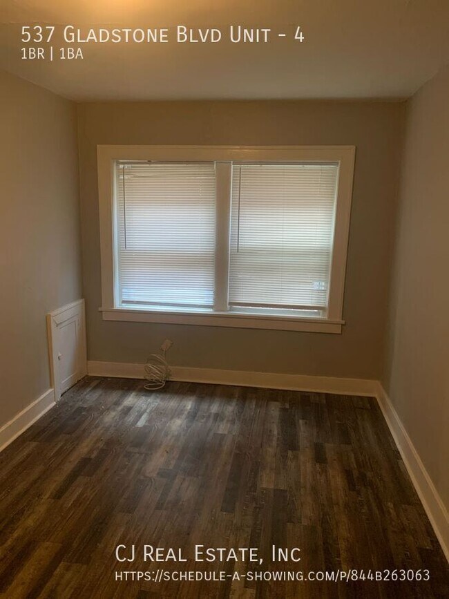 Foto del edificio - 537 Gladstone Blvd