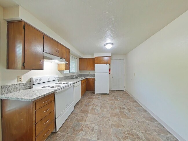 Foto del edificio - FALL SPECIAL ~ $920 OFF FIRST MONTH RENT
