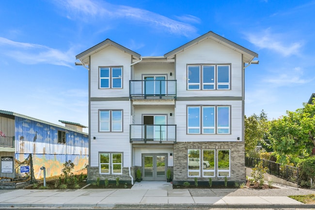 Building Photo - 962 Peace Portal Dr
