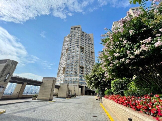 Foto del edificio - 7000 JFK Blvd E