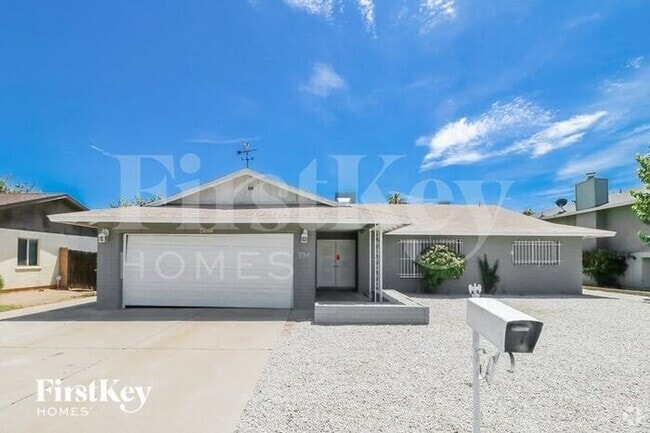 Building Photo - 4527 W Solano Dr S