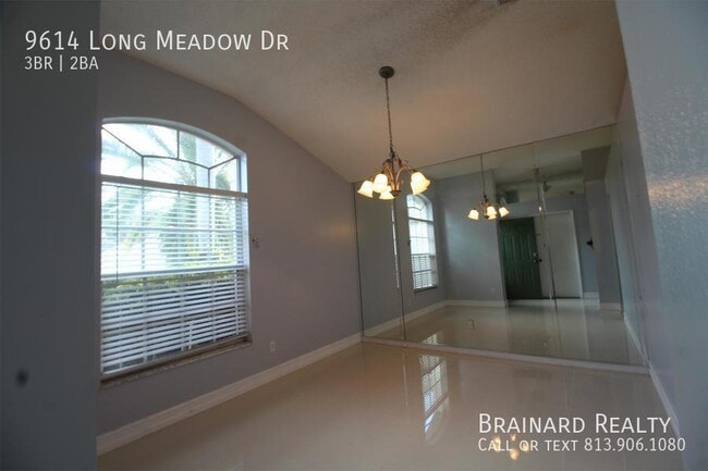 Foto del edificio - 9614 Long Meadow Dr
