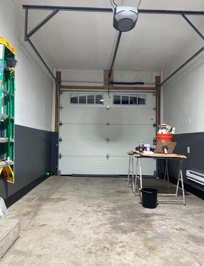 Building Photo - 38 W 900 N
