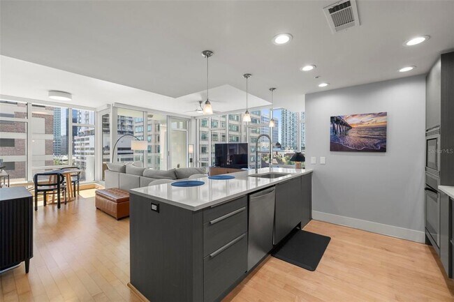 Foto del edificio - 145 2nd Ave S