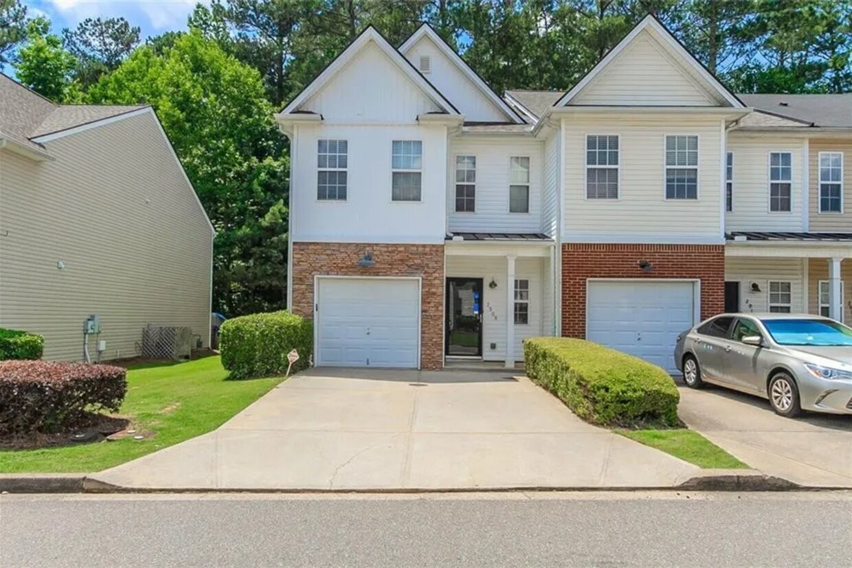 2909 Greyhawk Ln, Cumming, GA 30040 Townhome Rentals in Cumming GA