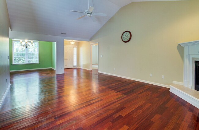 Building Photo - Beautiful Brick Home for Rent in Telfair F...