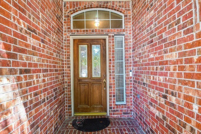 Foto del edificio - 5823 Knollwood Tr