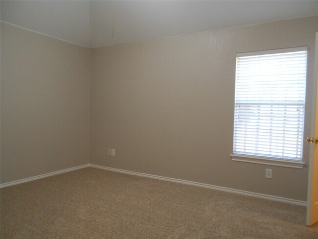 Foto del edificio - 4804 Holly Berry Dr