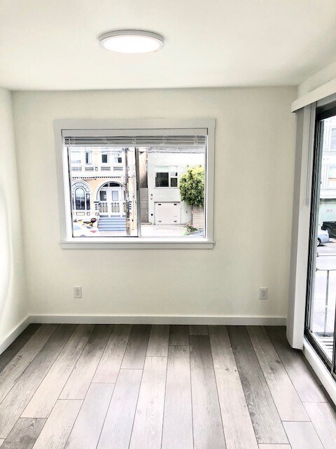 Building Photo - 1085 S Van Ness Ave