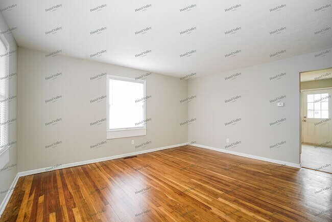 Foto del edificio - 3701 Christie Rd W