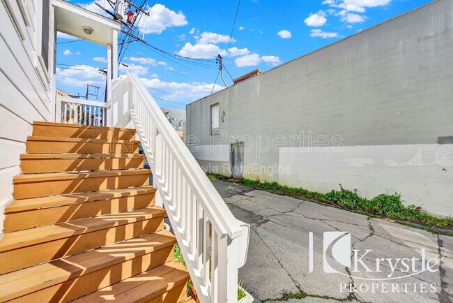 Building Photo - 520 Indian Aly