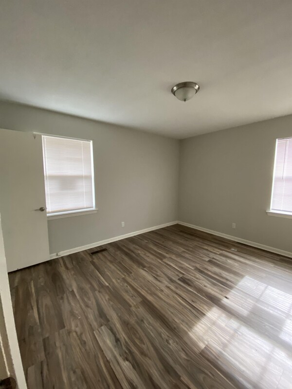 Building Photo - 2416 Standifer Gap Rd