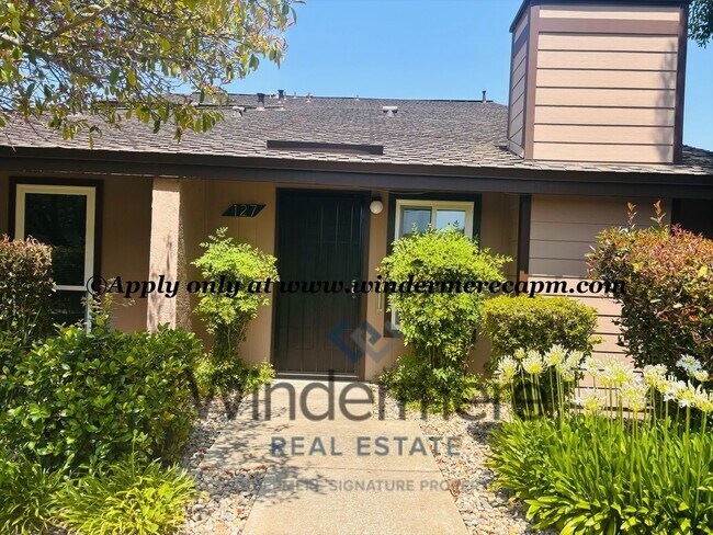 Foto del edificio - 127 Touchstone Pl