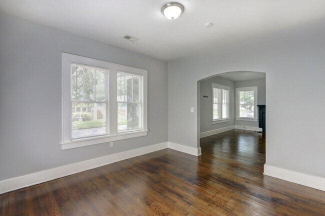 Foto del edificio - Large 3BR/2BA Downtown Home Walking Distan...