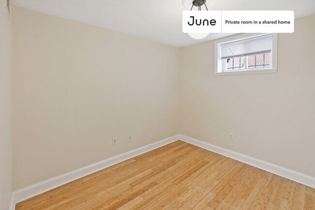 Foto del edificio - Room in Shared 2 bed/2 bath home