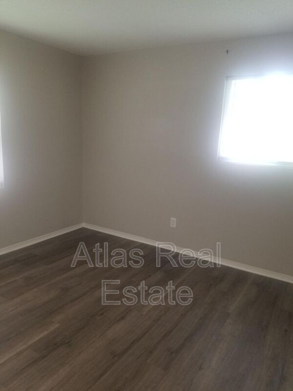 Foto del edificio - 9616-9618 East 23rd St S