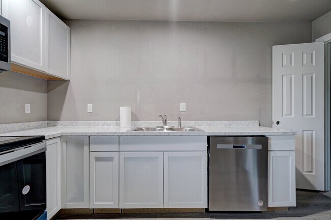 Foto del edificio - Remodeled 2 Bedroom + Bonus Room