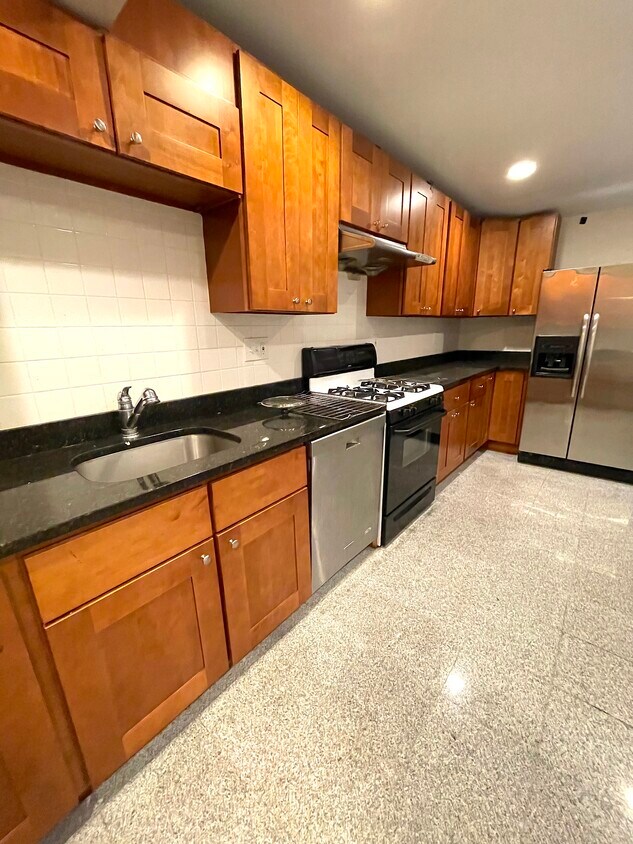 Primary Photo - 51 Vale St
