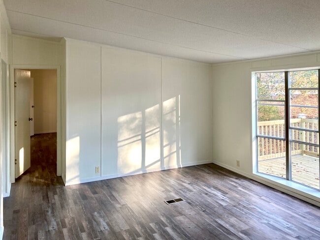 Sala de estar - 152 Valentine Rd NE