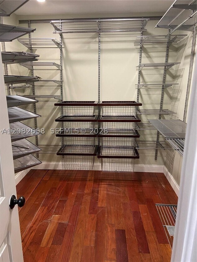 Foto del edificio - 9145 SW 182nd St