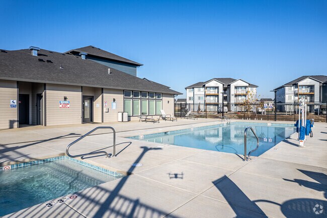 Piscina - Smith Creek Apartments