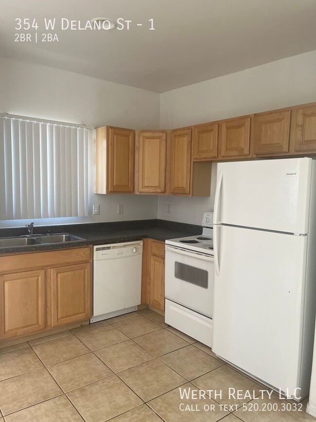 Building Photo - Ideal for Roommates - Split 2 Bedroom/2 Ba...