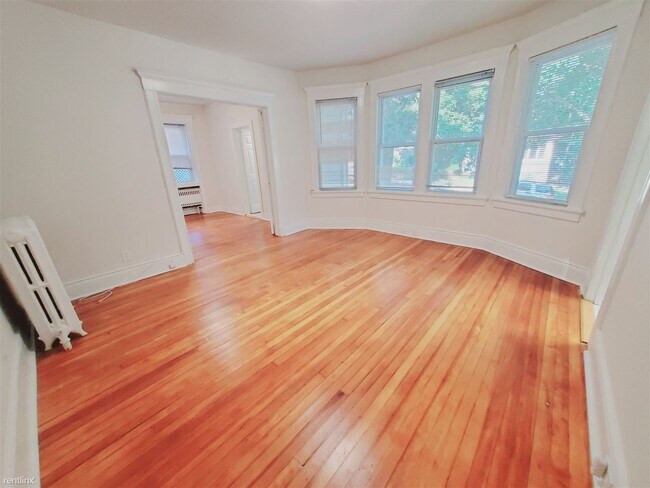 Building Photo - 1 br, 1 bath Condo - 72 Lindale St Apt 1