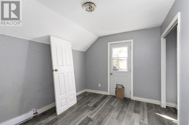 Building Photo - $1,549 Inclusive of Utilities! 3-Bedroom Unit | Updated & Ready!