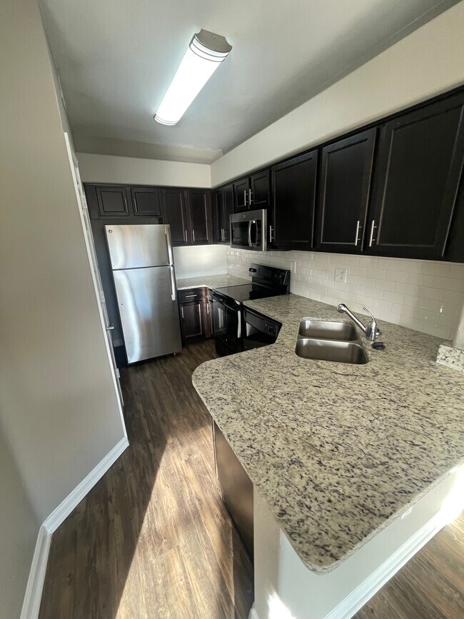 Foto del edificio - 2000 Taylor Ave