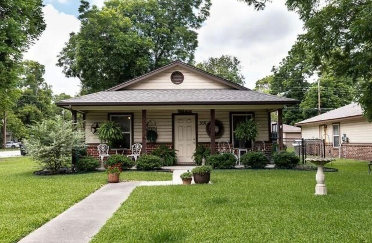 Primary Photo - 316 Bales St