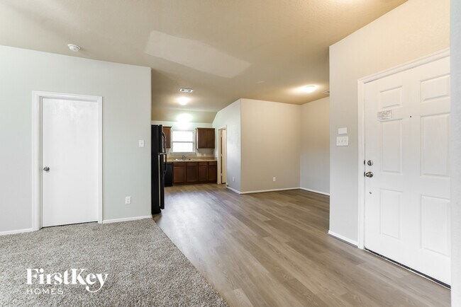 Building Photo - 7909 Big Oak Dr