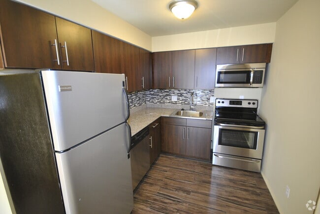 Building Photo - 442 3rd St