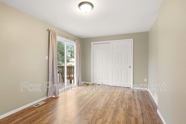Foto del edificio - 710 W Cleveland Cir