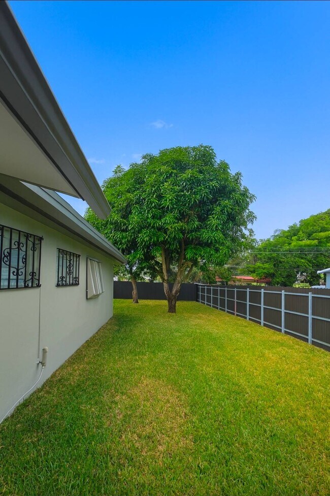 Foto del edificio - 18730 NW 29th Pl