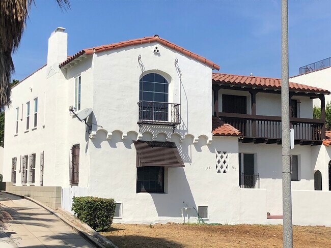 Foto del edificio - 1063 1/2 S Sycamore Ave